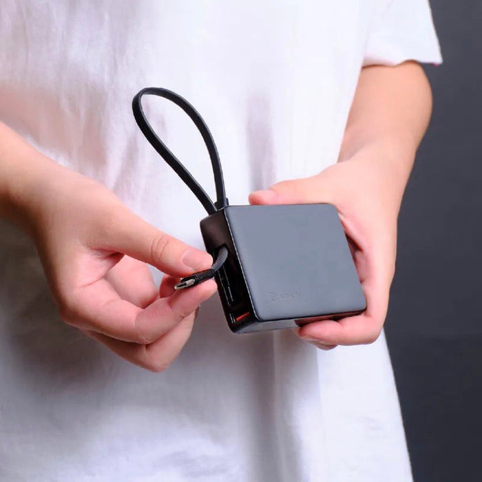 แบตเตอรี่สำรองพกพา Gravity ชาร์จเร็ว 30 วัตต์ ความจุ 10000 mAh สี Gray พร้อมสาย USB-C จากแบรนด์ ADAM ELEMENT