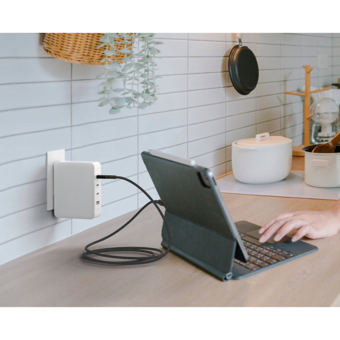 สายชาร์จ Belkin Boost Charge USB-C to USB-C 240 วัตต์ 1 เมตร สีดำ