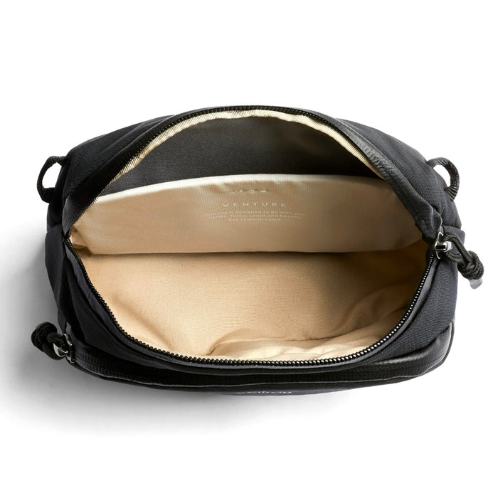 กระเป๋า Bellroy Venture Pouch สี Black