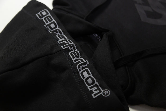 gepfeffert.com® Hoodie - GP-Logo (schwarz) - gepfeffert.com