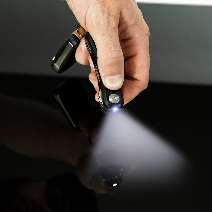 อุปกรณ์ช่วยค้นหากุญแจ KeySmart Pro With Tile สี Black มีไฟฉาย LED ในตัว