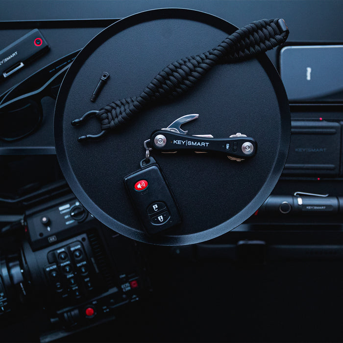 อุปกรณ์ช่วยค้นหากุญแจ KeySmart Pro With Tile สี Black เหมาะสำหรับกุญแจบ้าน หรือ กุญแจรถ