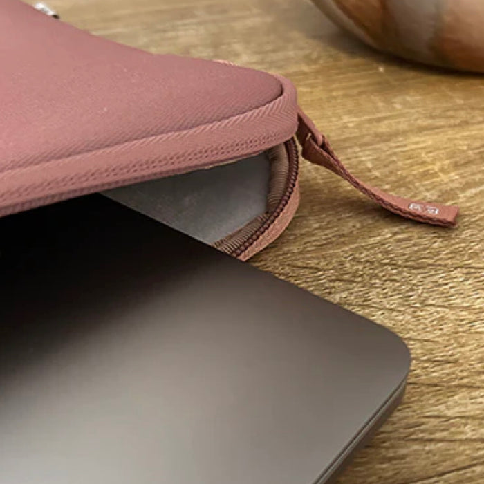 กระเป๋าคอมพิวเตอร์ Basics 2 Life สำหรับ MacBook Pro/Air 13 นิ้ว สี Pink ใช้งานง่าย จากแบรนด์ MW