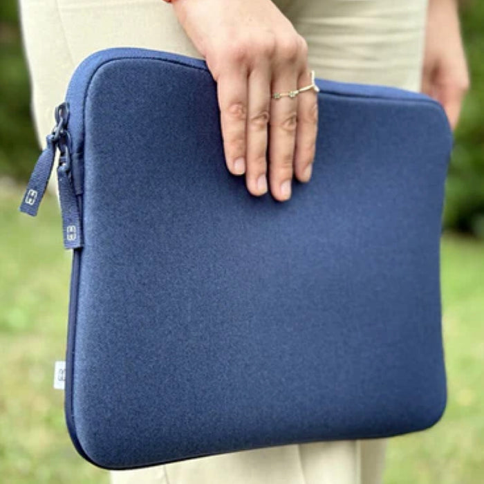 กระเป๋า Shade 2 Life สำหรับ MacBook Pro/Air 13 นิ้ว สี Blue ดีไซน์สวย แบรนด์ MW