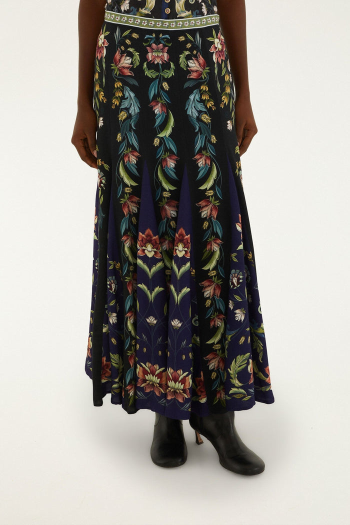 FARM Rio model wearing the Natalia Pleated Maxi Skirt