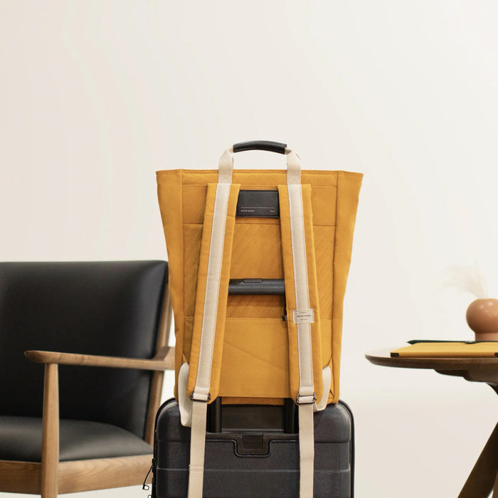 กระเป๋า Native Union Backpack - Kraft